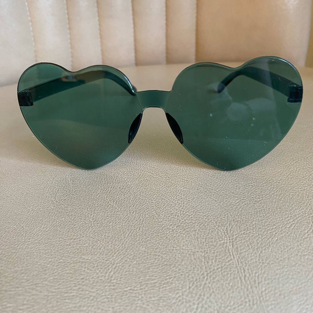 NEW HEART FRAMELESS SUNGLASSES